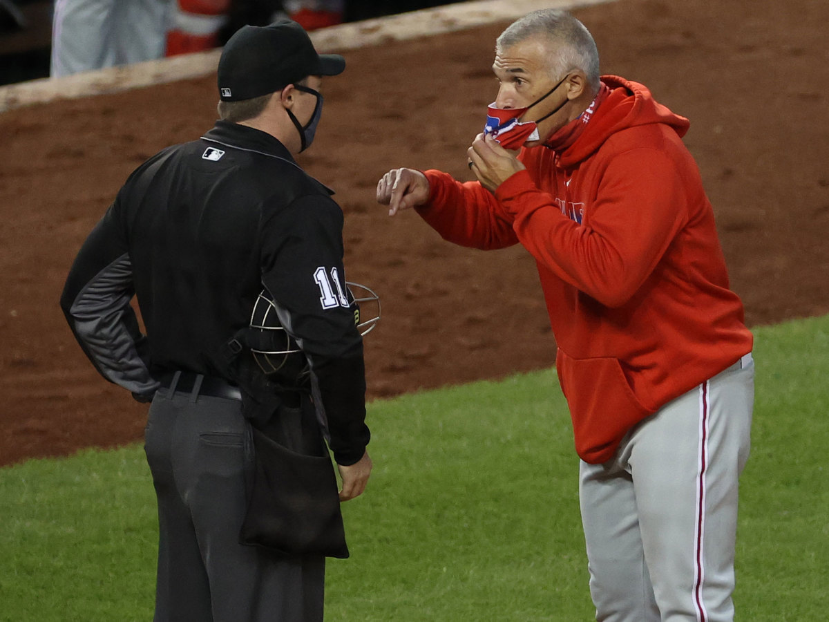 Joe Girardi argues